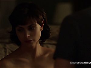 incredible Morena Baccarin looking super-sexy nude on film